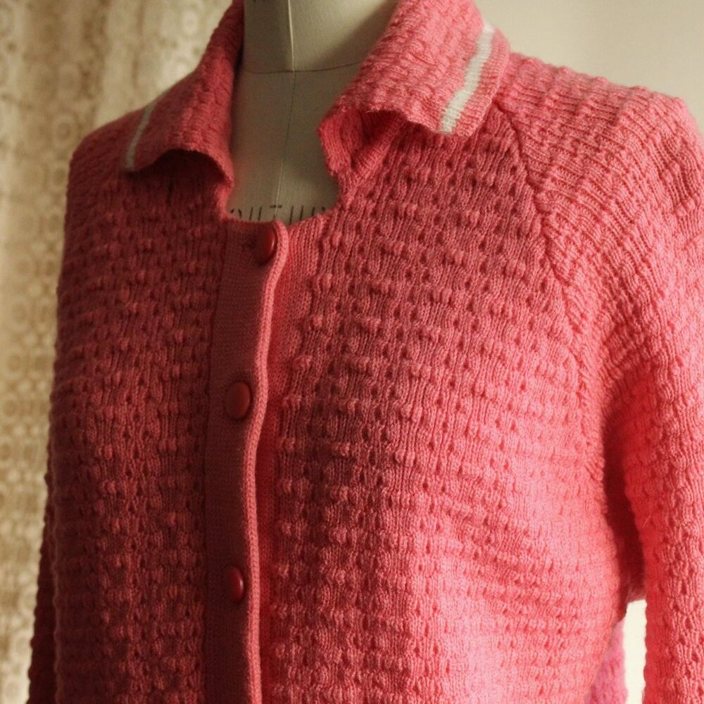 Vintage 1950s 1960s Sweater, Handknit Pink Cardigan with Collar - Picture 9 of 12